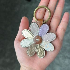 Vintage Leather Coach Daisy Key Chain 🌼